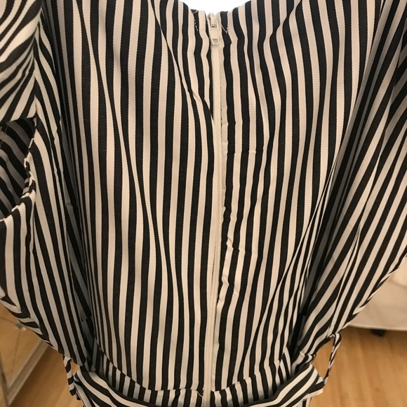 Stripped Cold Shoulder Romper - Picture 4 of 8